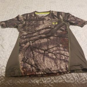 NWOT under armour dryfit tshirt